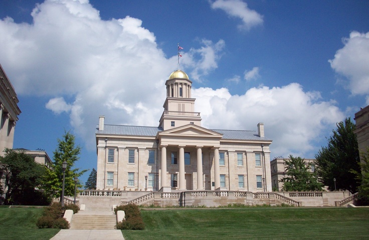 Romantic Getaways In Iowa : Old Capitol Museum - Credits: iStock