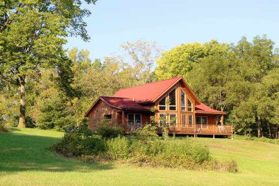 Romantic Getaways In Iowa : Red Cedar Lodge - Credits: Instagram