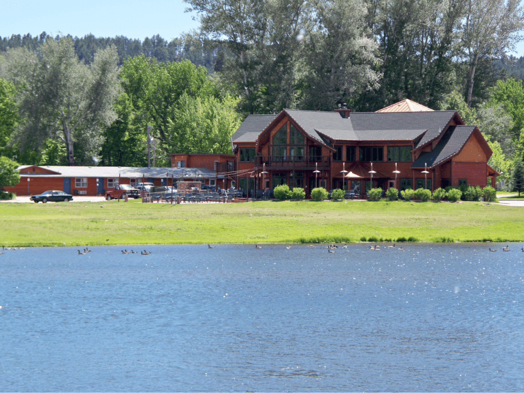 Romantic Getaways In South Dakota : Canyon Lake Resort - Credits: Unsplash