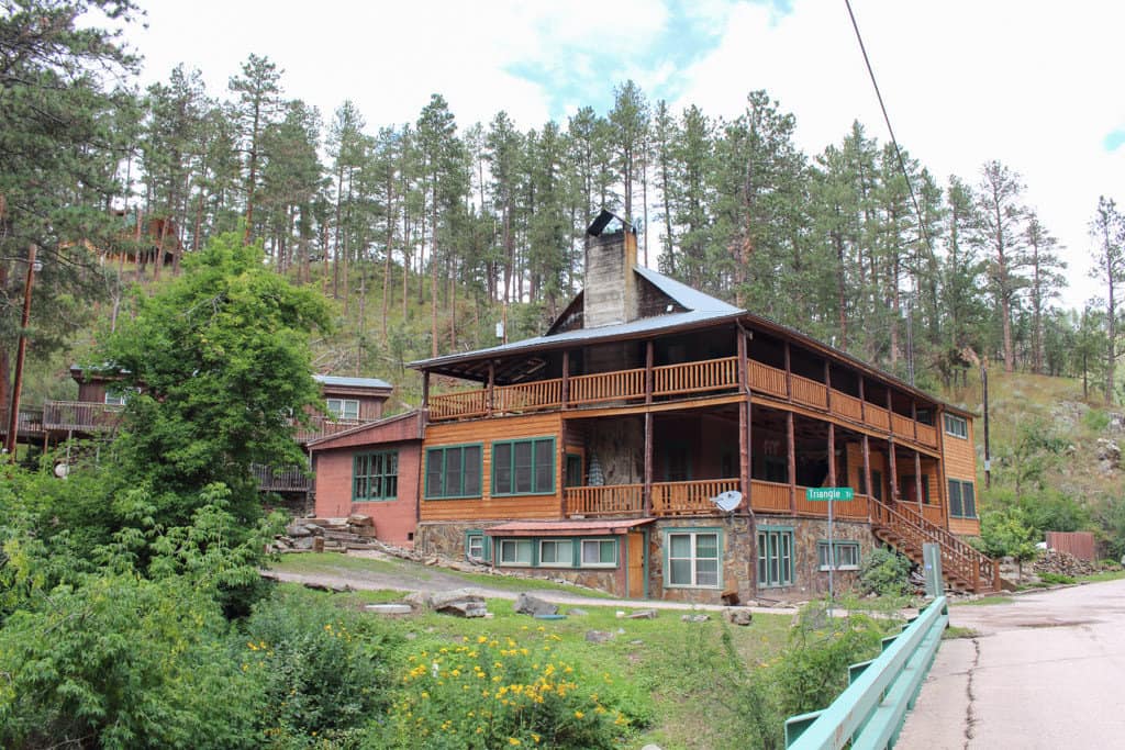 Romantic Getaways In South Dakota : Hisega Lodge - Credits: Instagram