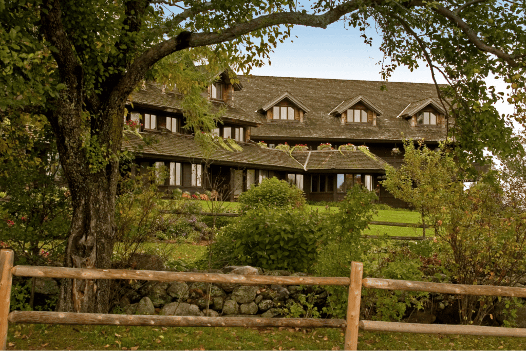 Romantic Getaways In Vermont : Trapp Family Lodge - Credits: Unsplash