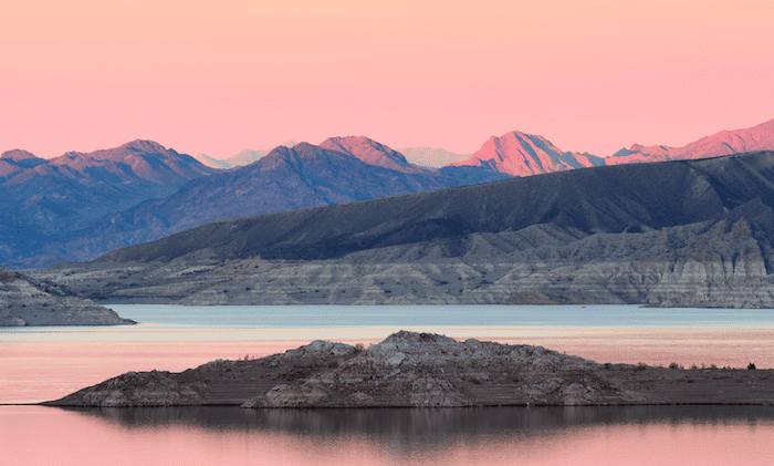 Romantic Getaways In Nevada : Lake Mead - Credits: Unsplash