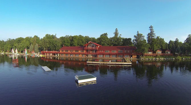 Romantic Getaways In Minnesota : Fair Hills Resort - Credits: Unsplash