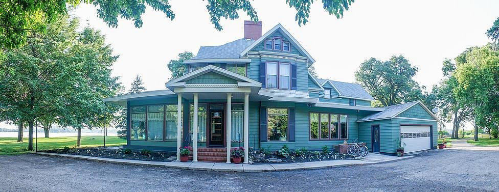 Romantic Getaways In North Dakota : Lady on the Lake Bed and Breakfast - Credits: Pixabay