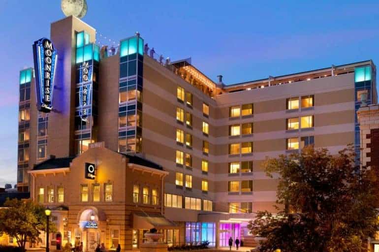 Romantic Getaways In Missouri : Luxury Boutique Hotel - Credits: iStock
