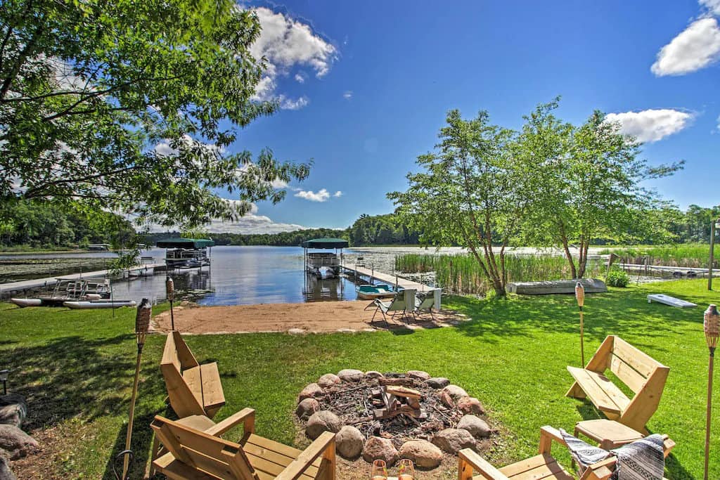 Romantic Getaways In Minnesota : Bay Lake Township - Credits: Unsplash