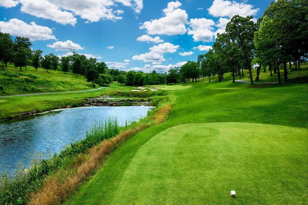 Romantic Getaways In Missouri : Beautiful Landscape at Thousand Hills Golf Resort - Credits: iStock