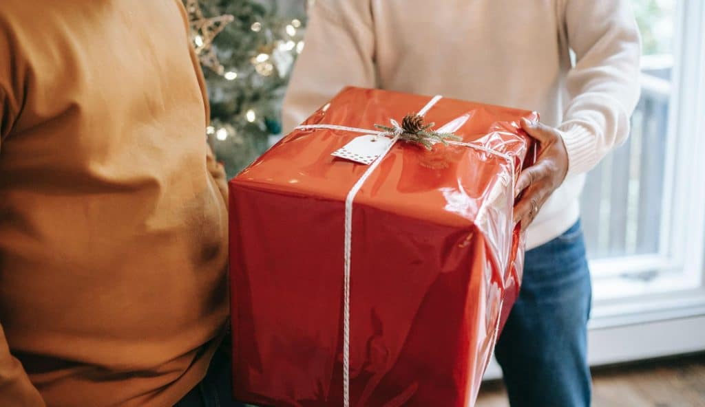 Do You Bring a Gift to a Gender Reveal Party : Image: Pexels