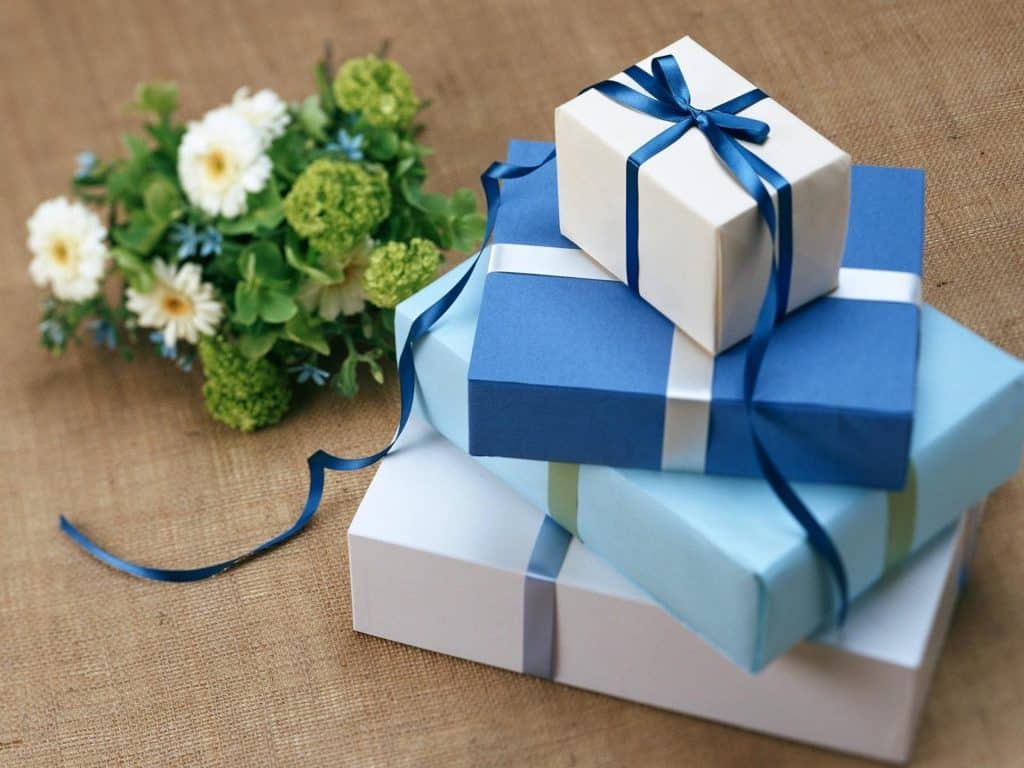 Do You Bring a Gift to a Gender Reveal Party : Image: Pexels