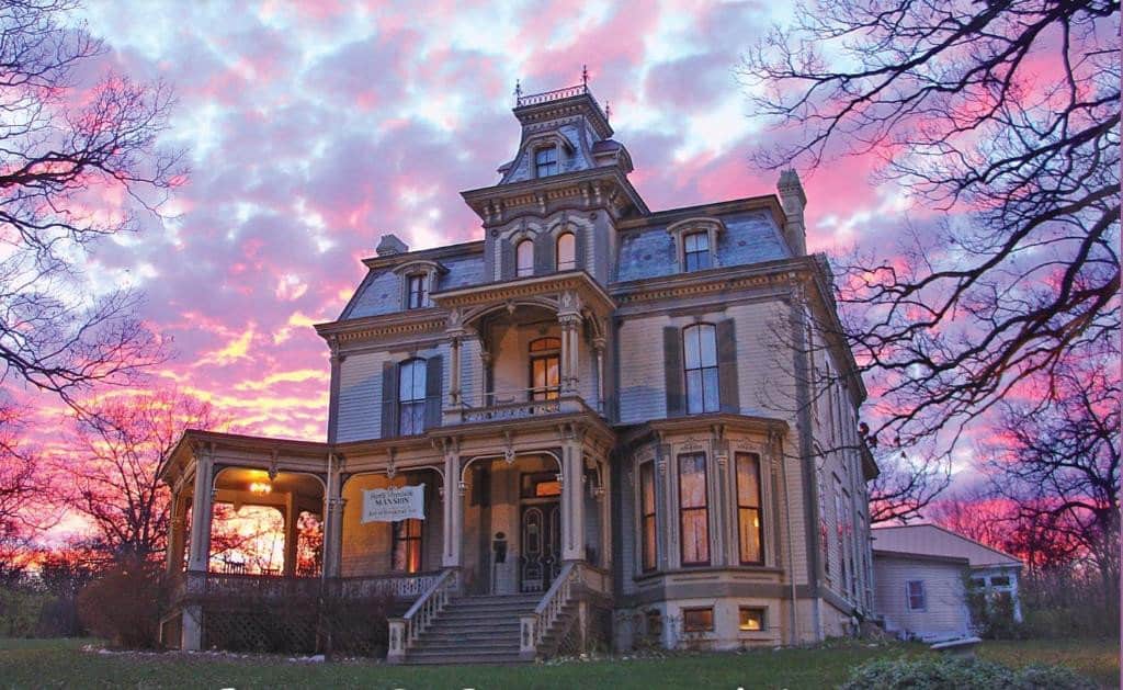 Romantic Getaways In Missouri : Garth Mansion - Credits: Pixabay