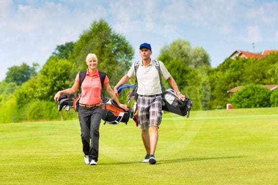 Romantic Things To Do In Frankfort For Couples : Couple at a golf course - Credits: Pixabay
