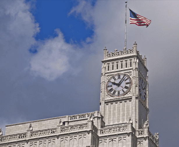 Romantic Things To Do In Jackson For Couples : Lamar Life Building Clock Tower - Credits: Pixabay