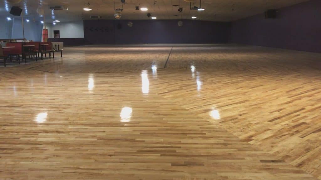 Romantic Things To Do In Springfield For Couples : Springfield Skateland - Credits: Pexels