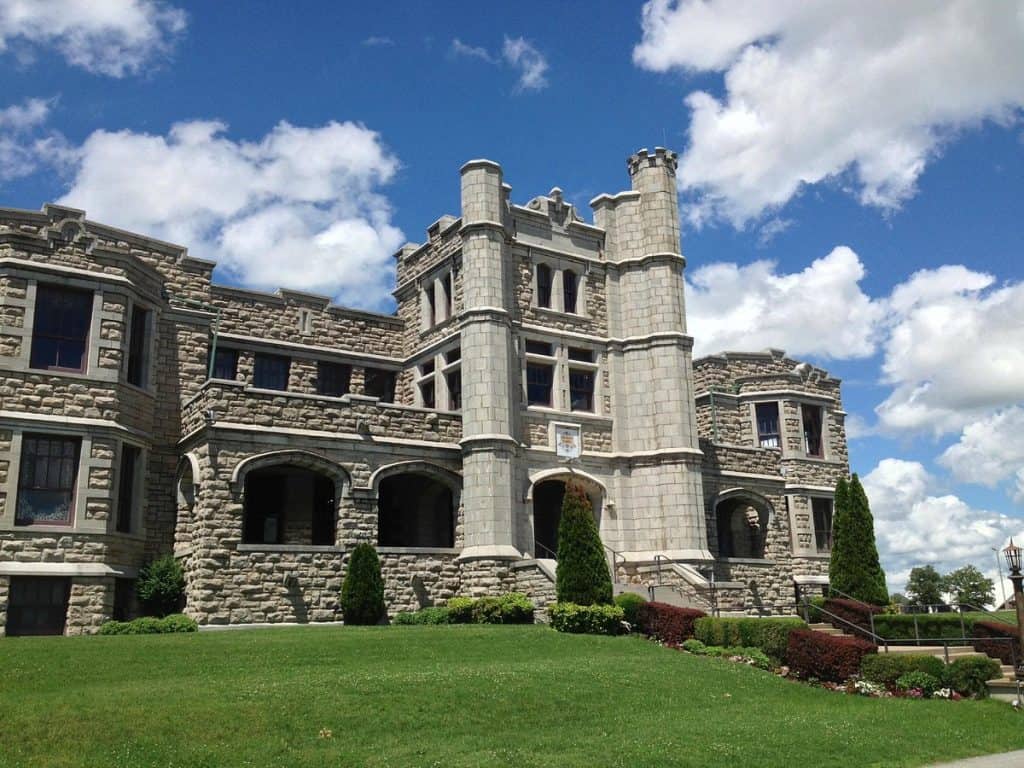 Romantic Things To Do In Springfield For Couples : Pythian Castle - Credits: Pexels