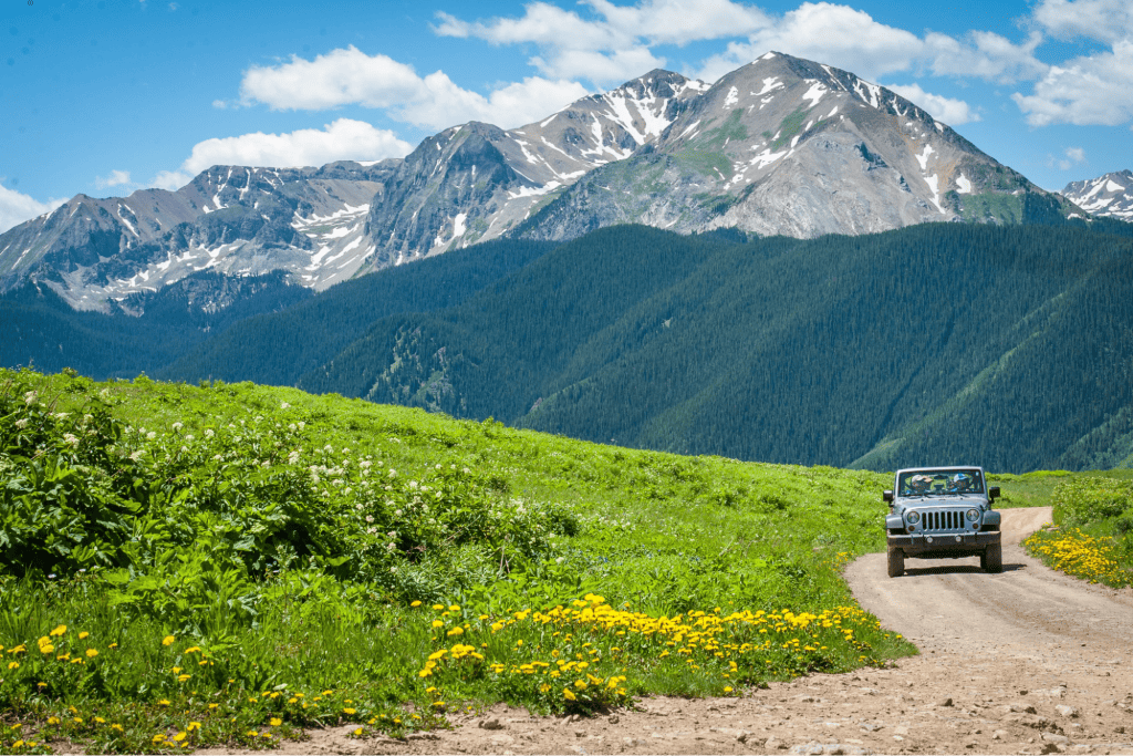 Romantic Things To Do In Denver For Couples : Mountains of Colorado - Credits: Pixabay