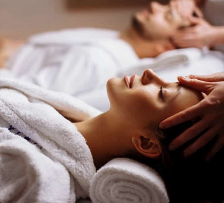 Romantic Things To Do In Atlanta For Couples : Couples spa treatment - Credits: iStock