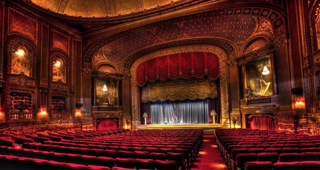 Romantic Things To Do In Richmond For Couples : The Byrd Theater - Credits: Pexels