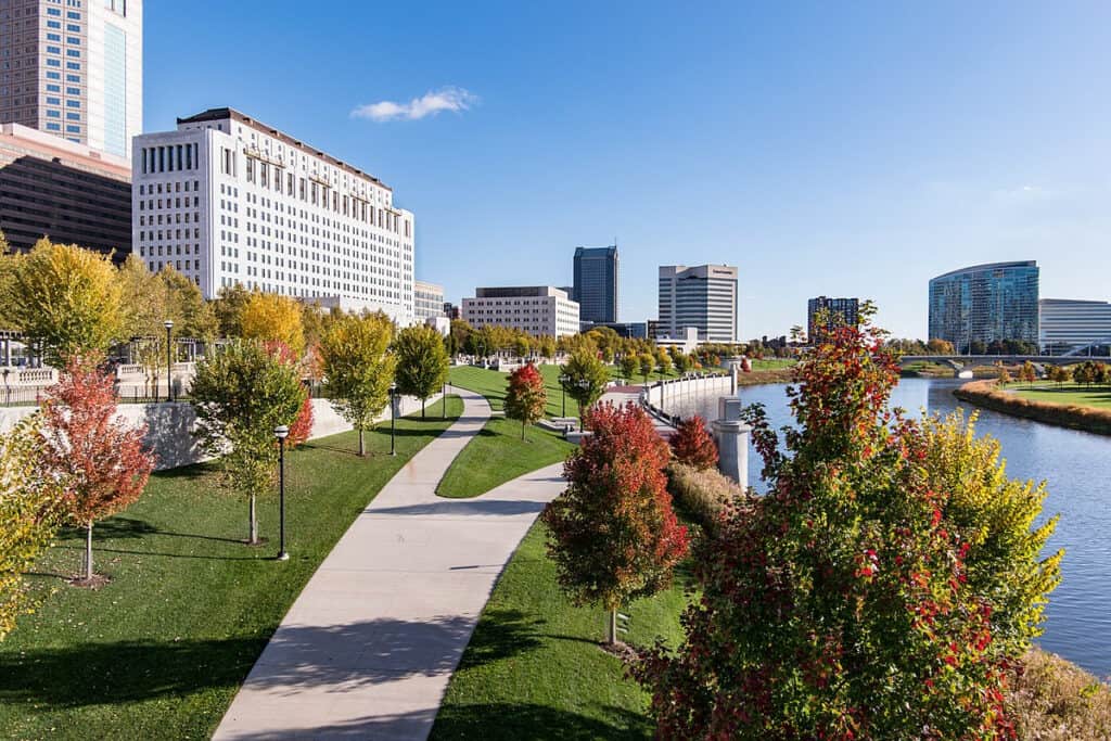 Romantic Things To Do In Columbus For Couples : The Scioto Mile & Genoa Park - Credits: Pinterest