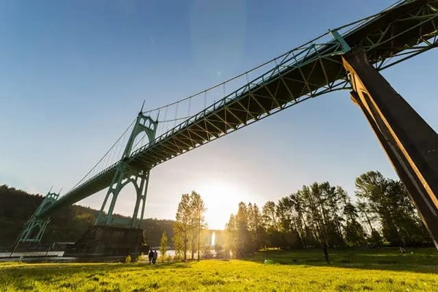 Romantic Things To Do In Portland, Oregon : Cathedral Park - Credits: Unsplash