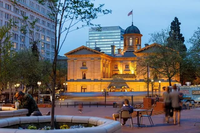Romantic Things To Do In Portland, Oregon : Pioneer Courthouse Square - Credits: Instagram