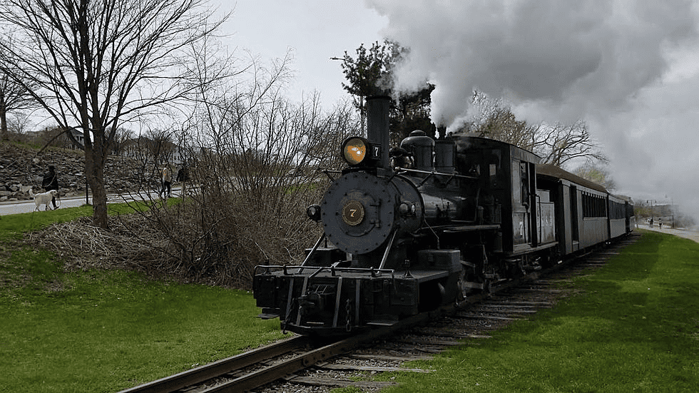 Romantic Things To Do In Portland, Maine : Maine Narrow Gauge Railroad Co. and Museum - Credits: Pinterest