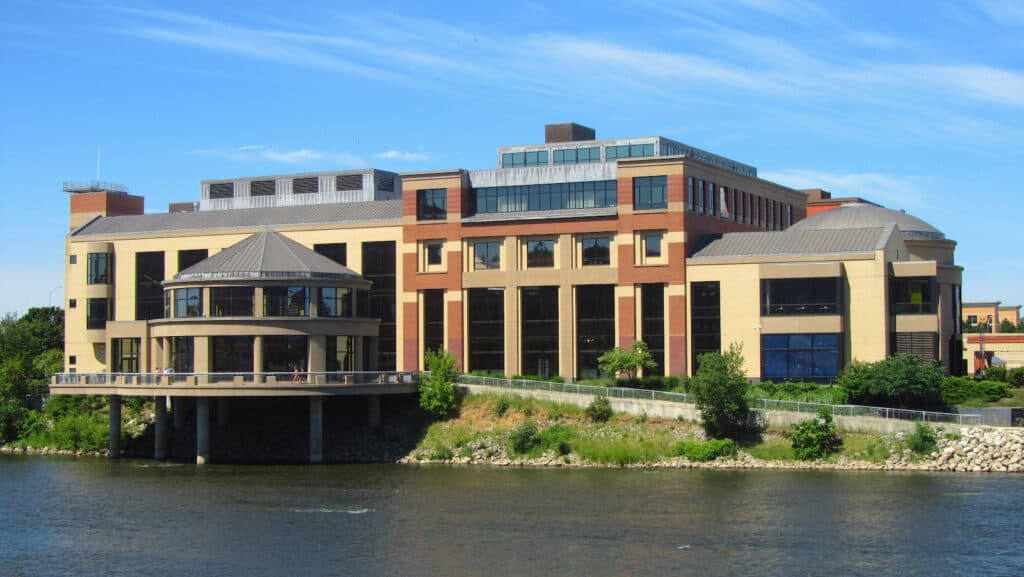 Romantic Things To Do In Grand Rapids, Michigan : Grand Rapids Public Museum - Credits: Pixabay
